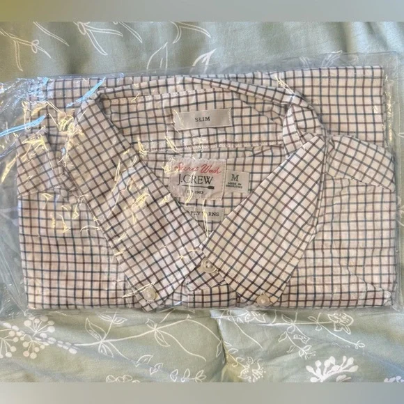 J. Crew Slim Fit Long-Sleeve Secret Wash Poplin Shirt - Picture 3 of 3
